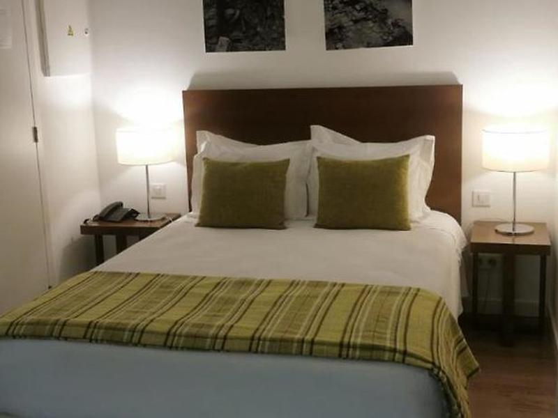 E63DD08AE323BC9DD6D2C7D06066DD88