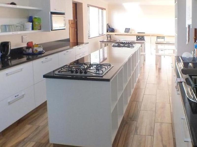 E693B9899DDAFA56F8A15AC820725B38