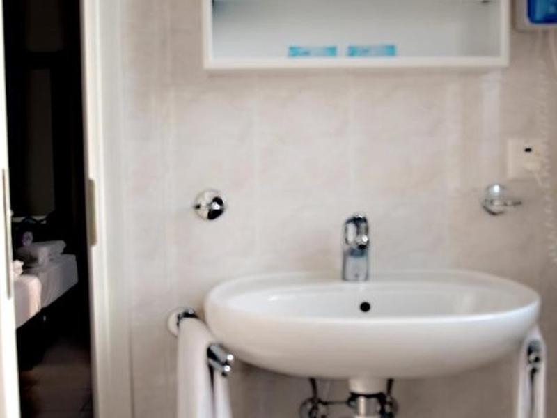 BF4070218BF4DE7CBA06BC7755684308