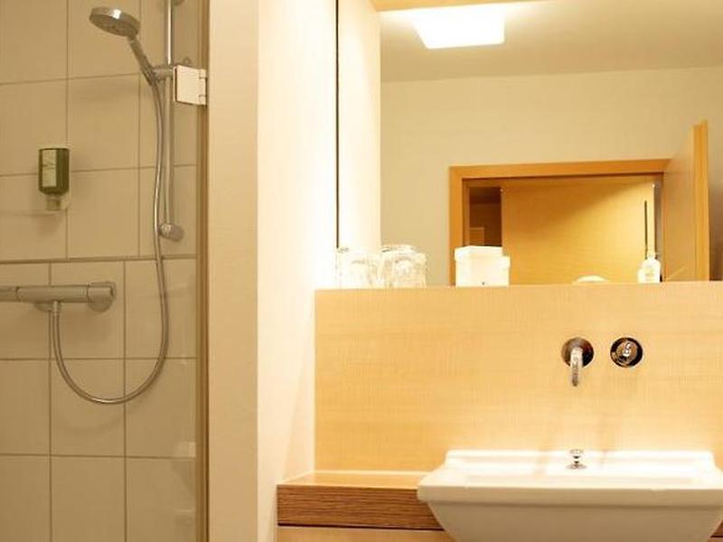 19546B0F791ED0F9C8A5BE8224E8B128