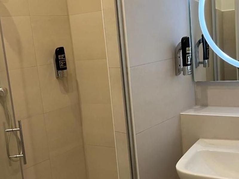 F8F44ADFE42B96EAA5929A325AADE701