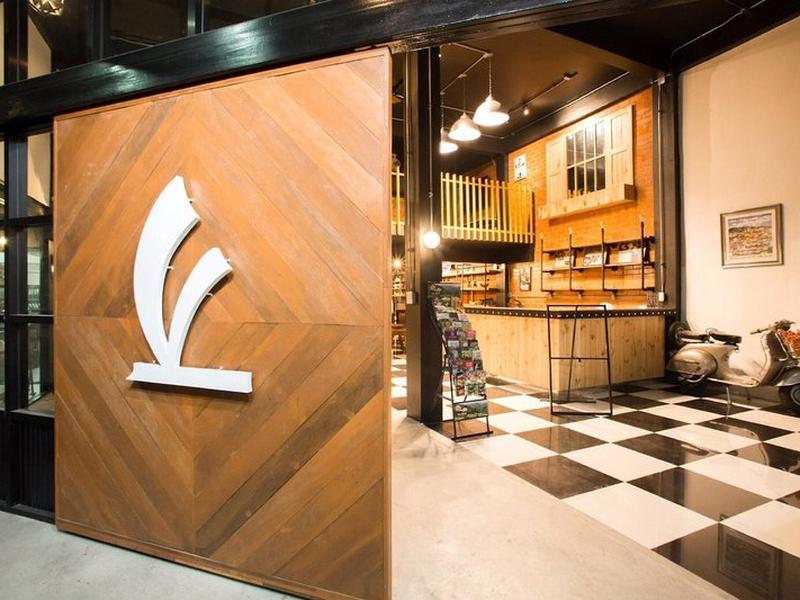 9818DD768F9E2981FFE212E326B227BD