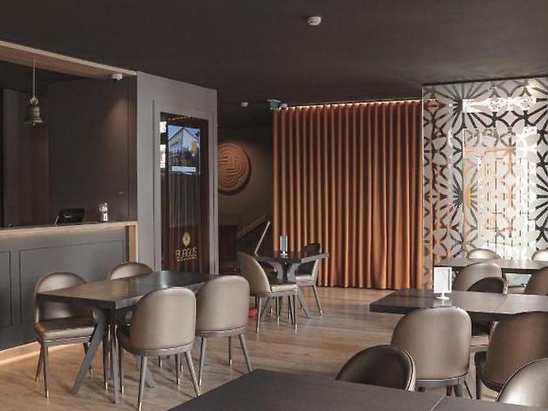 56AA6E52017F8630F5E698DF9C586CE8