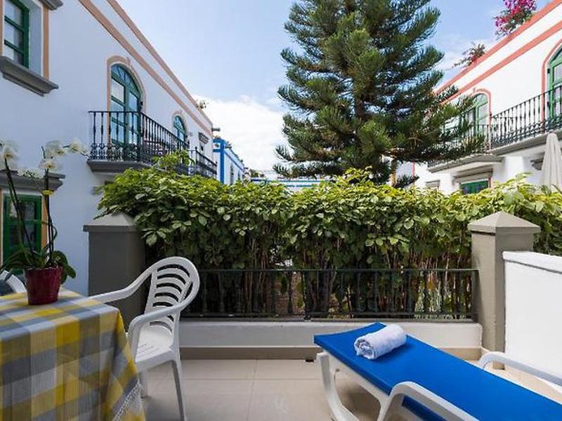 D4492F78759A35EAFDC2942CC359251C