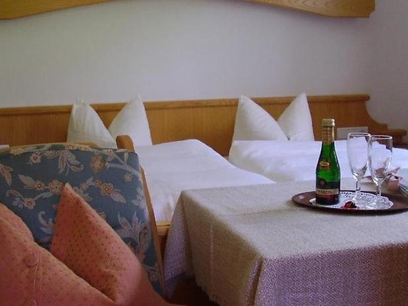 7EFD83B1510D81B18A9CAE467DAFABCB