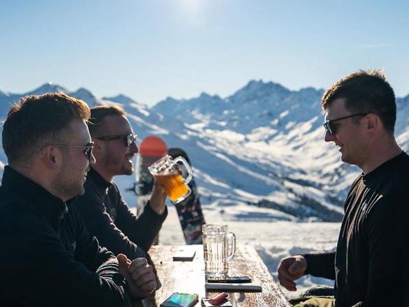 877F952515939DAD165B19CC1F8F834E