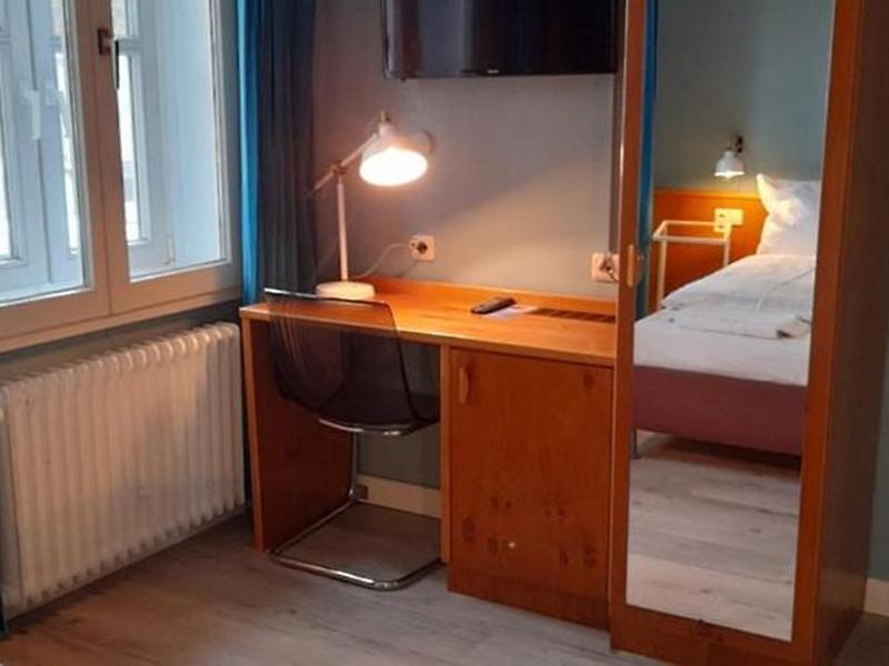 694AD001CDFC3C34DA4057D3A52970A0