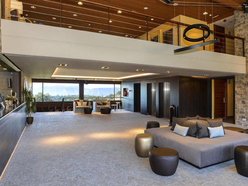 A18640A193E045FC6CA0EA1B576E45BB