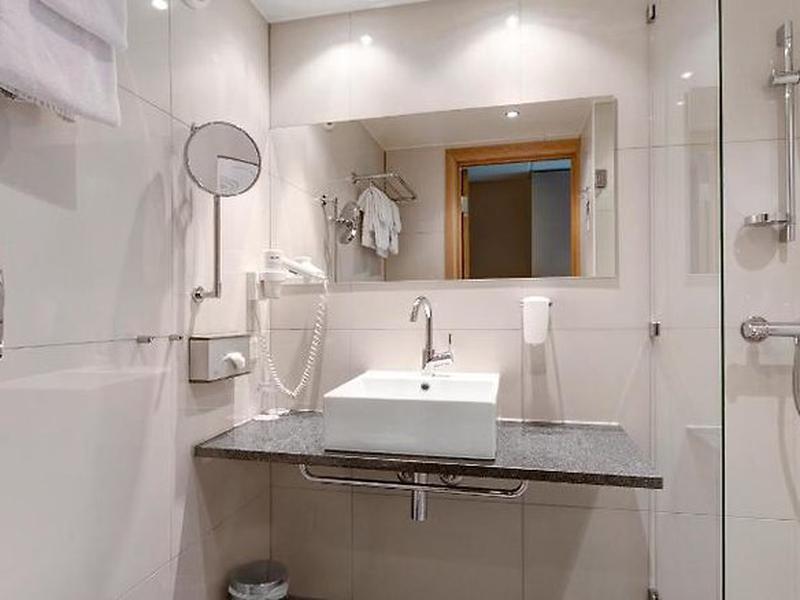 BD669318FCA8494262FBD748E4B67280