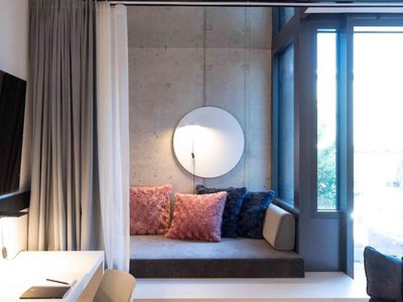 9009C15724160B360FF8C04A6C4AA27B