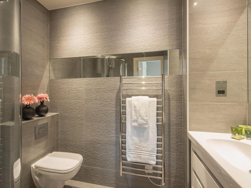 D4E13C3FD4E3FE3C9528DC062E79C1CE