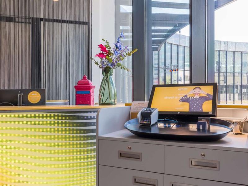 46B39B6E572A97C568B96B9494561C26