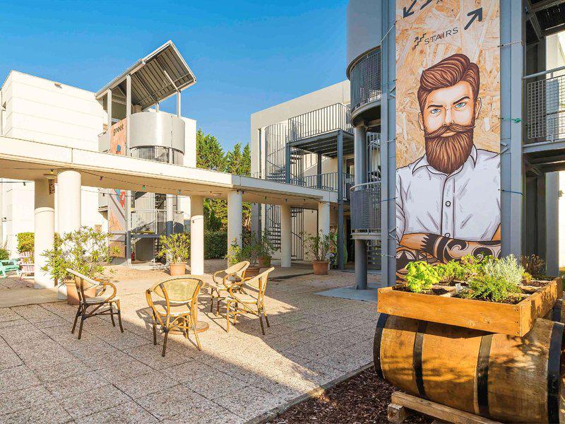 D82CB455AE24A5AFF4CFC237689DD384