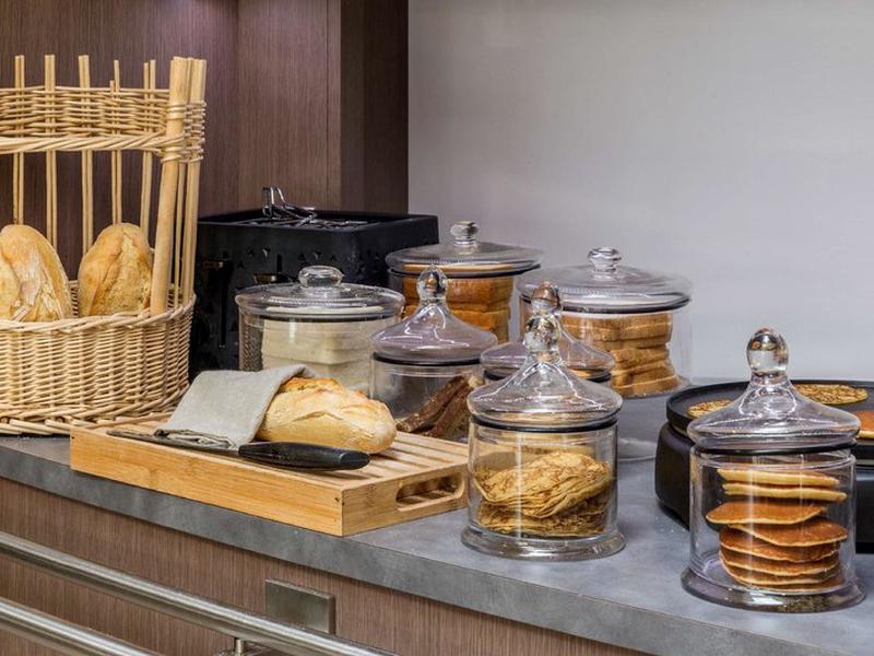 DB8505469A9C39B3C18696A2AFA9CD69