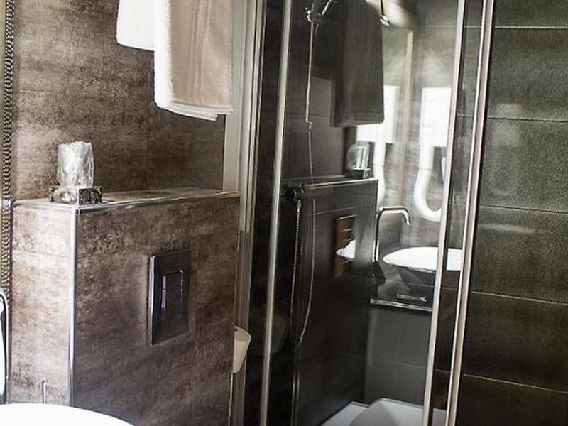 2E7E9F81CE347C271760CBB51C34638C