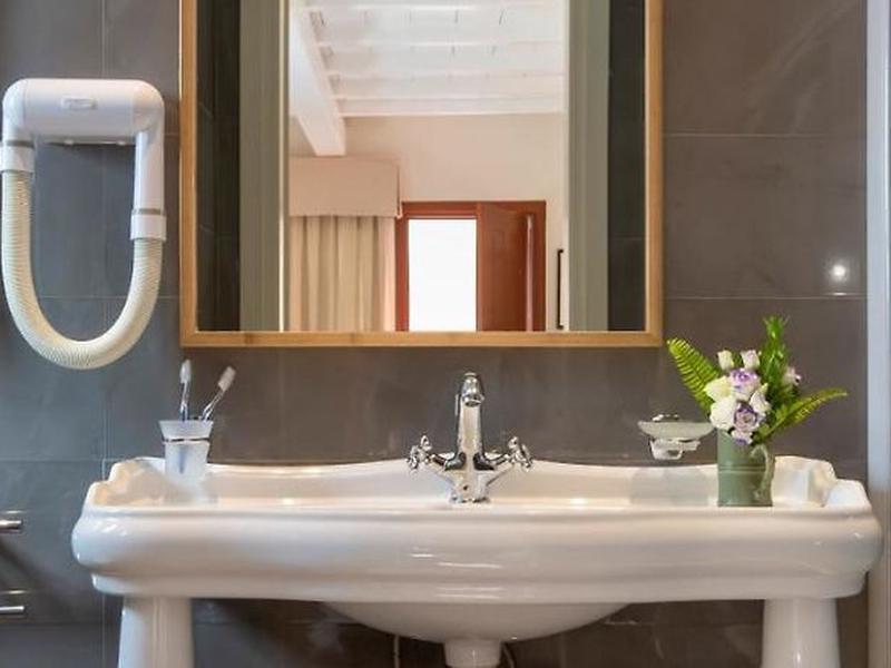 73AE123D6D798EB9BED7655E9AD99F5D