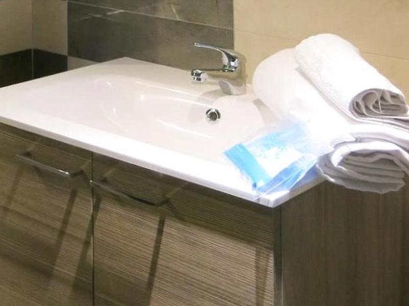 F400C8EBEC77AA0BAC20E3D0963DAA95