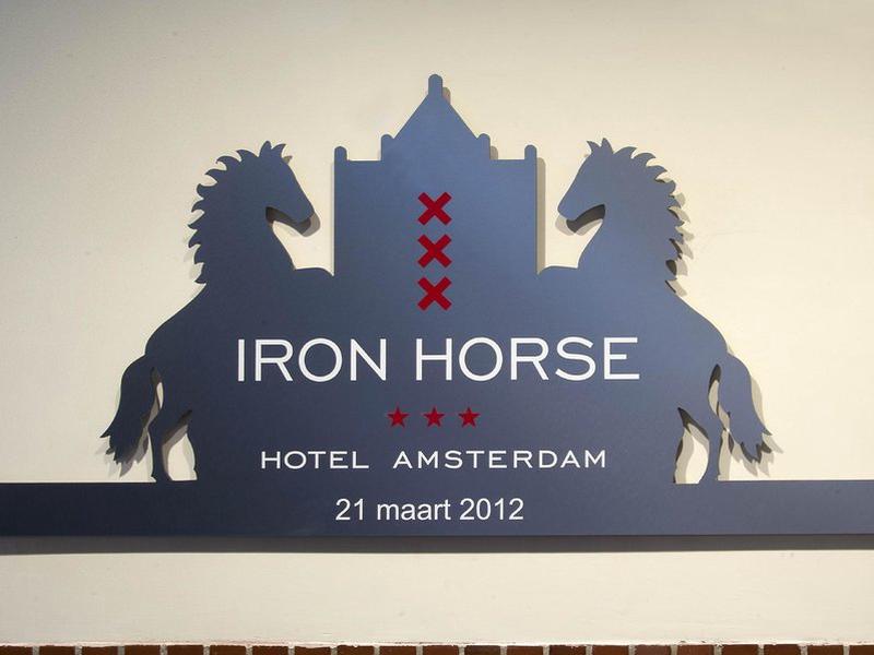 D12B4BB6E66017398D454E9BEF3BA8A2