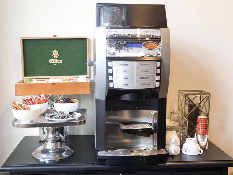 CD2BA4657F23412BC22AE4945A95EEC6