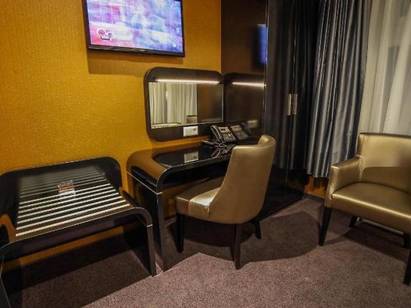 AB07BE80F6ADDC9EA19B9ECF73AFA499