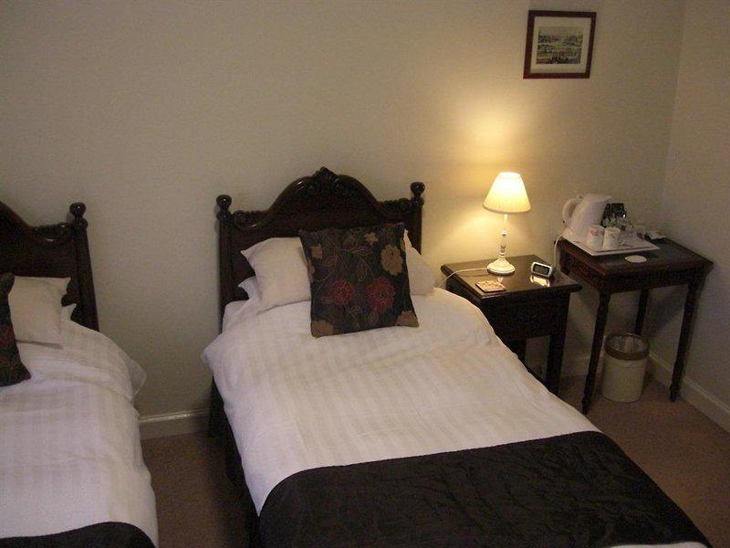 B73D40A2C28E8A3F3C07B28F820BD757