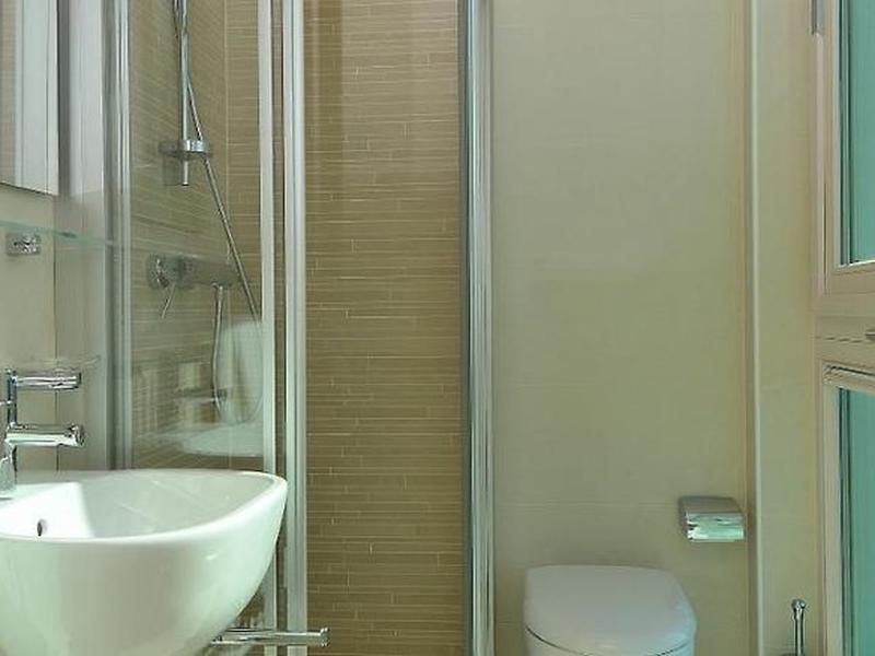 AB9DAF58926E51055D4147A71ED15ED4