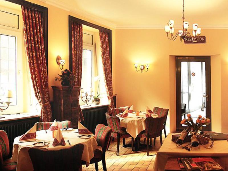 7A7EB444B680254E73F30BD6DEDFF9C1