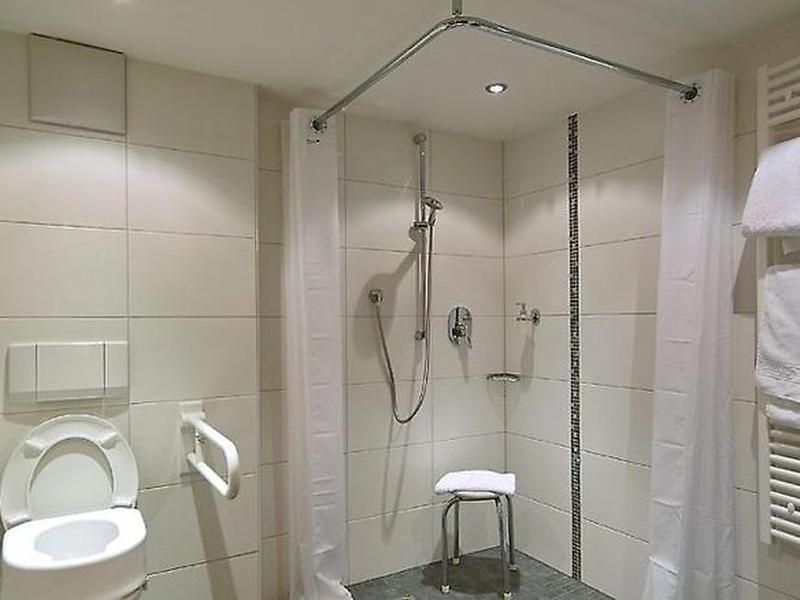 6BA8FD5CF586895F8B3344E7C72E51AE