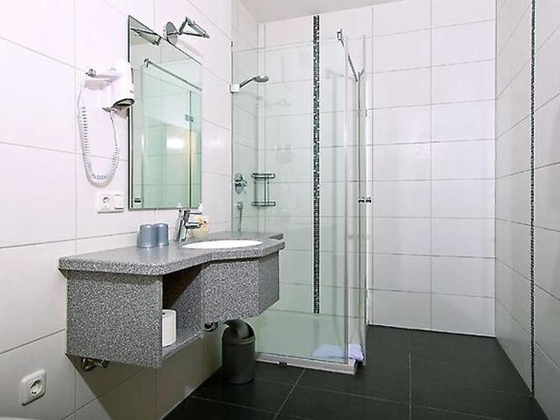 023CF9FC72B442153E725823C021CB7C