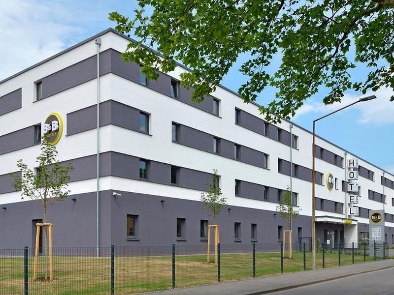 792AD0B832447A7E3F8C3C60681B9557