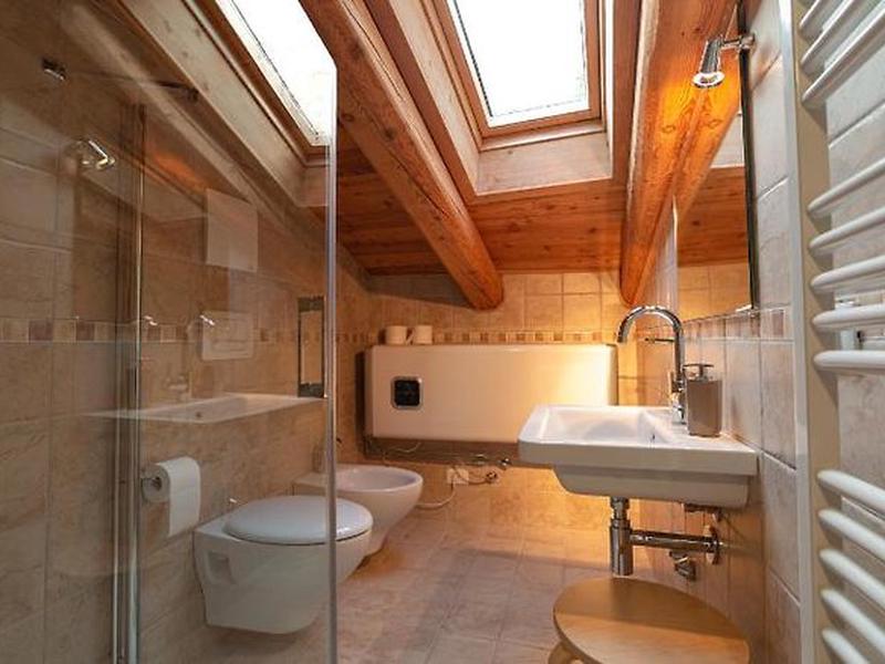 8AB7F40E2144EB33EBCBDDF371966CDD