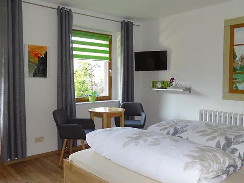 B0F7C27182F80C373792EA8433E1233F