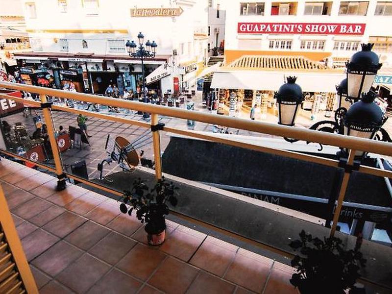 95C584C1A66212F5210B196ABAB6CD4C