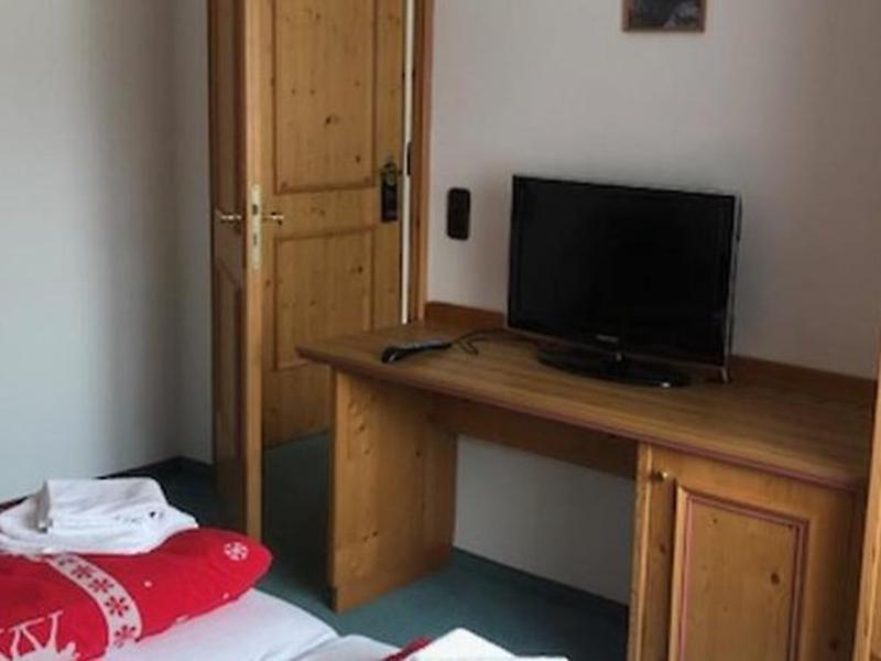 750392EBB69E57AF53C97775EF6727D2