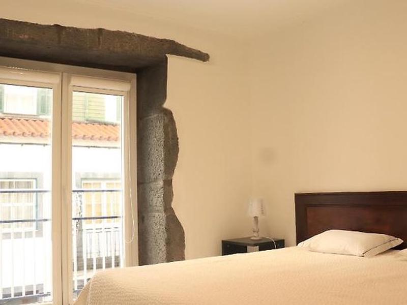 D1C7328EC3C1ABD41F095A9EBBB81F5C