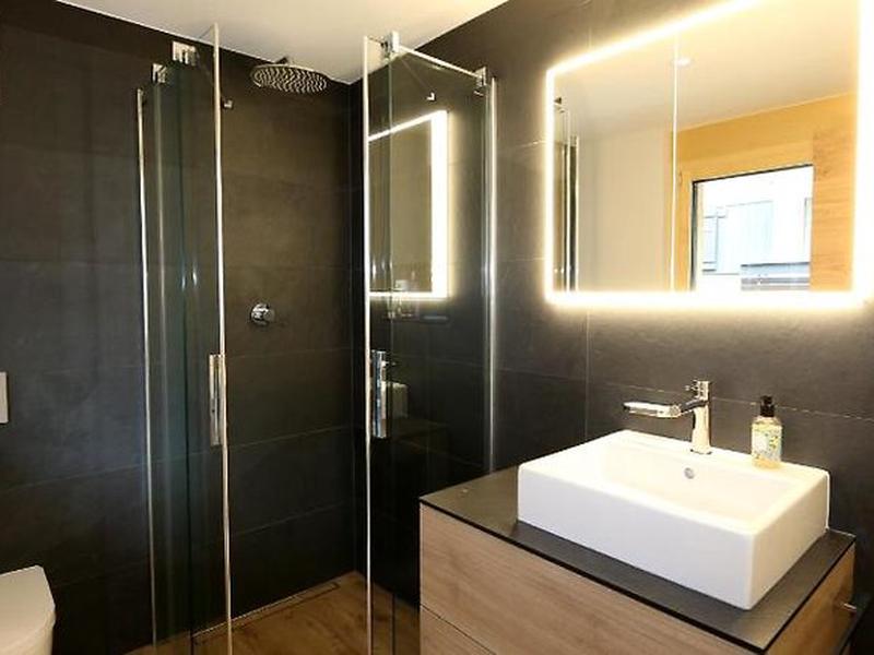 4A106F446F2A997C9B39F6FB86CBC46B