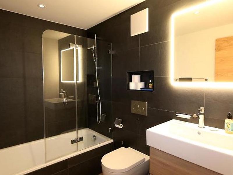 C828FB1043D3D9AA98DCFC6464F5AC41