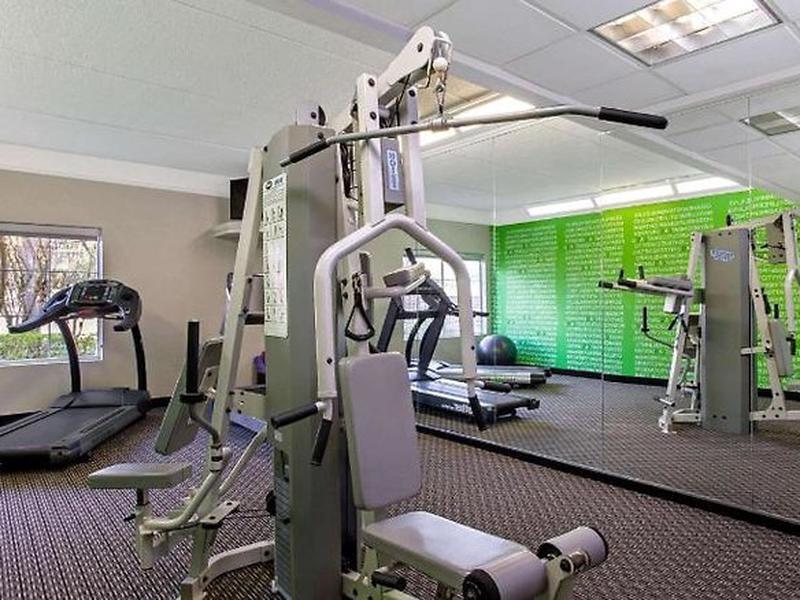 La Quinta Inn & Suites by Wyndham Orlando Airport North