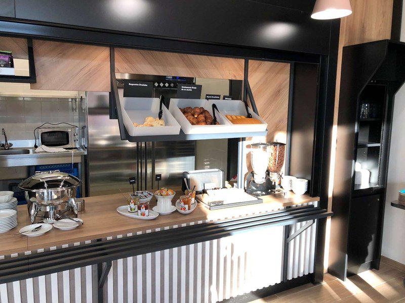 9215E9BC1F92428D9CE743A5BDAD944B