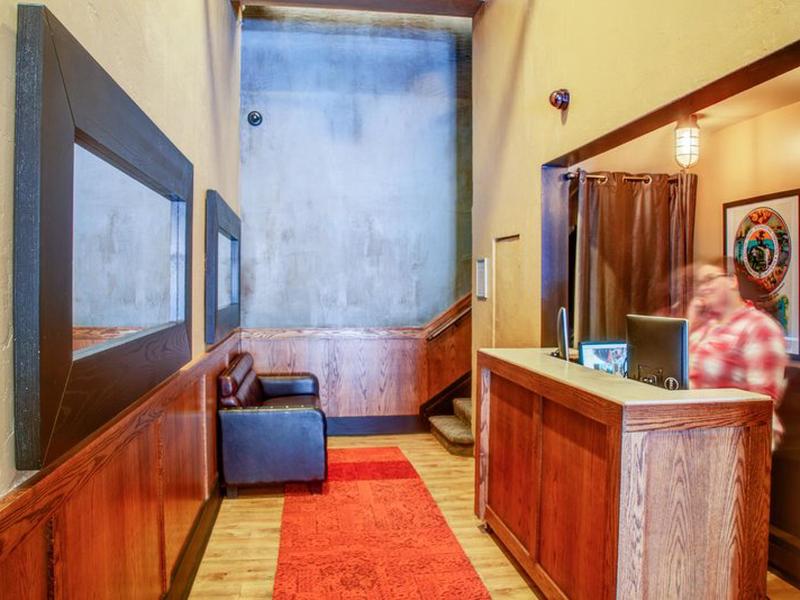 9C7B253F8DCDD563961BFF6639720021