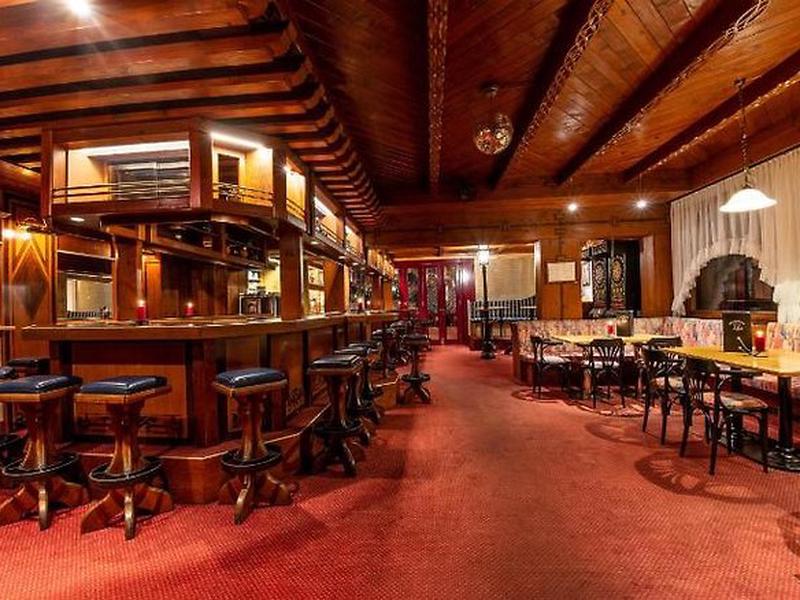 5E96FBB609533F6A02750A944D2BB703