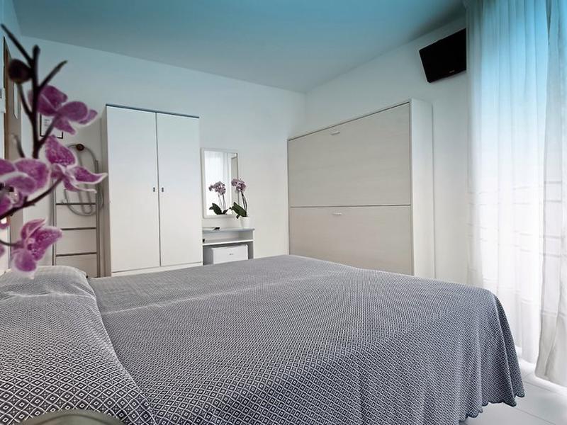 8C41A79B16661E20C3B0717075D92AEB