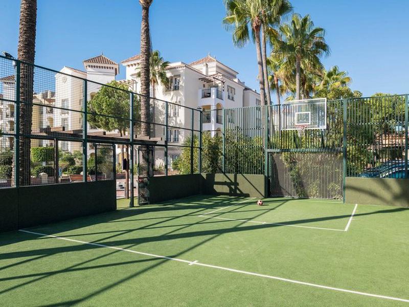 1E0793B5F9FB187D8A10391B4AD701EF