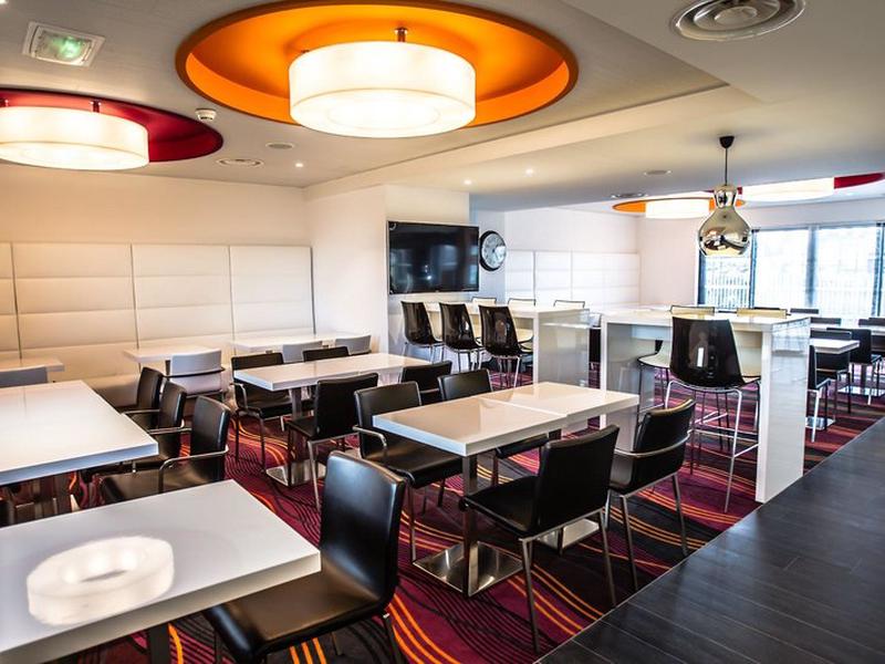 4E52D5FF056E4399BBED2BE9776530A2