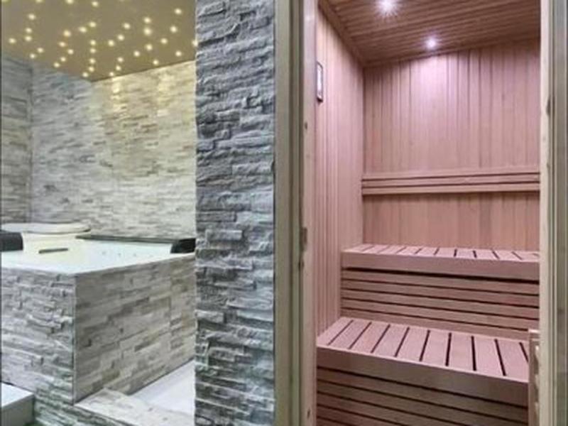 8CC9EE4A44E213794384B6B53C4D6704