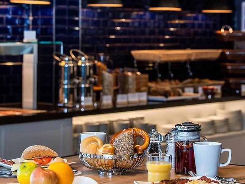 FEEBB9AF51899A0B0F4C1BCB491DC3FD