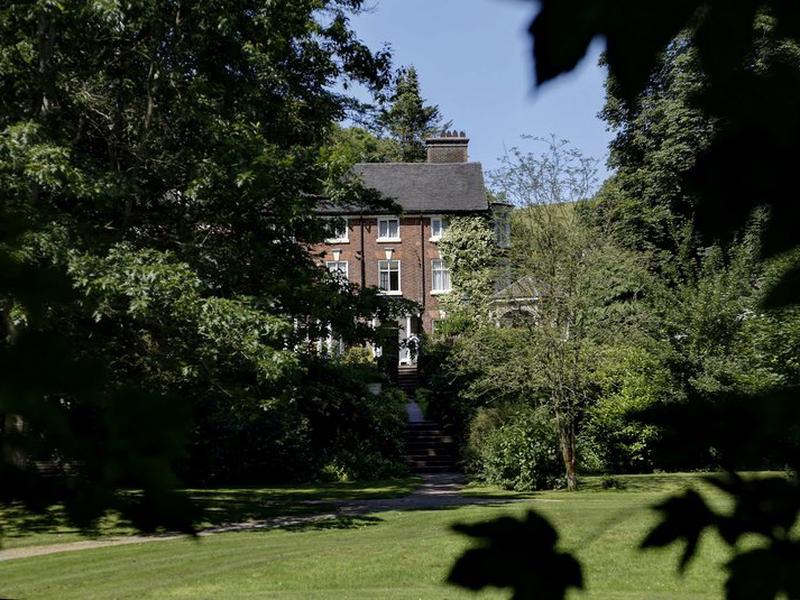 AB063E6EB35505820AE681479C9061BD