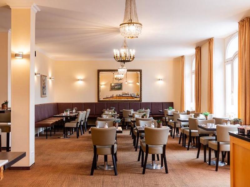 4DAAB574A3FB8A66E3F459BB48544FA5