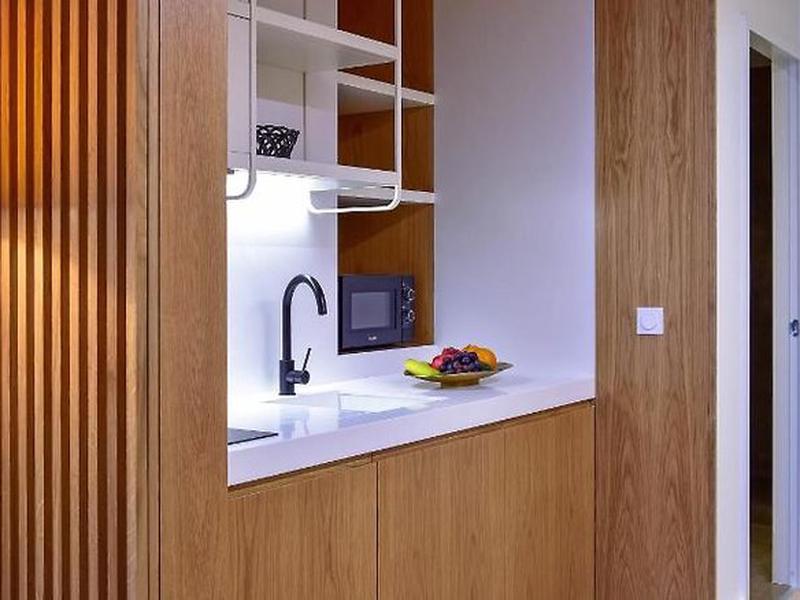 5858DEF414BAE53E00CB21824E8559E0