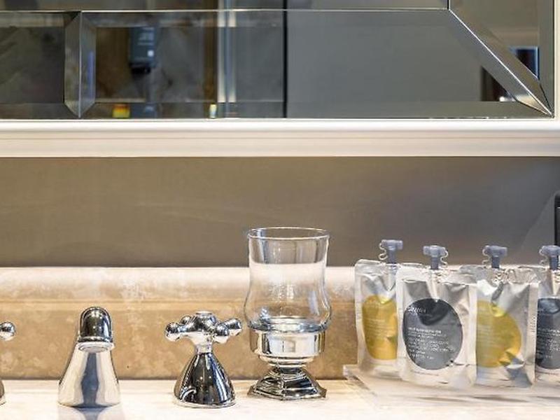 12C13534508F56A3CF16A21246C5A2E2